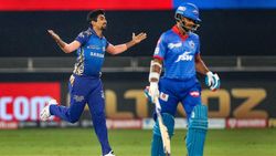 0-க்கு 3 விக்கெட்.. கொஞ்சம் கூட ஈவு இரக்கமே இல்லை.. டெல்லி அணியை கதற வைத்த மும்பை ஜோடி!