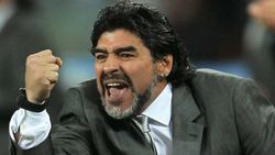 கேமராவை நோக்கி ஓடி வந்த மாரடோனா.. கேரியரை காலி செய்த அந்த கோல்.. மறக்க முடியாத தருணம்!