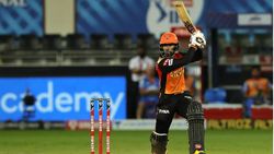 காயத்தால் போட்டிகளில் பங்கேற்காத சாஹா... மிகப்பெரிய தலைவலியில் சன்ரைசர்ஸ்!