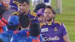 ''நீ பொறக்குறதுக்கு முன்னாடியே நான் பேட் பிடிச்சவன் தம்பி