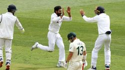 இன்னும் ஒரு நாள் தான்.. பந்தாடிய இந்தியா.. ஆஸி. சரண்டர்.. 2வது டெஸ்ட்!