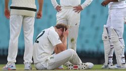 ஆஸி.வீரர்கள் கூட வரவில்லை.. பேட்டை வீசிவிட்டு ஓடி வந்த சிராஜ்.. ப்பா என்ன மனுஷன்.. செம சம்பவம்