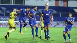 சென்னைக்கு எதிராக முதல் வெற்றி வேண்டும்.. துடிக்கும் பெங்களூரு!