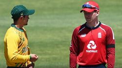 வீரருக்கு கொரோனா.. கடைசி நேரத்தில் வெளியான தகவல்.. தெ.ஆ. - இங்கிலாந்து போட்டிக்கு முன் பரபரப்பு