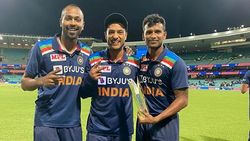 நடராஜன் பிரதர் நீங்கதான் தொடர் நாயகன்.. கோப்பையை கொடுத்ததோடு.. பாண்டியா சொன்ன அந்த வார்த்தை.. ப்பா!