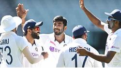 மிரட்டிய பும்ரா, அஸ்வின்.. கேப்டன்சியில் கலக்கிய ரஹானே.. 195க்கு சுருண்ட ஆஸி... இந்தியா 36/1