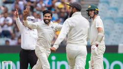 அப்படி பேசினா என்ன அர்த்தம்? போட்டிக்கு இடையே கேள்வி கேட்ட வீரர்.. சர்ச்சையில் சிக்கிய ஜடேஜா!