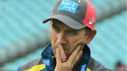 கோலி அவுட்டானதும்.. பவுண்டரி லைன் அருகே வந்த ஆஸி. கோச்.. ஷரத்துல் மீது இவ்வளவு பயமா? பரபர சம்பவம்!