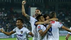 வேடிக்கை பார்த்த சென்னை வீரர்கள்.. போட்டுத் தாக்கிய மும்பை.. தொடர் வெற்றி!