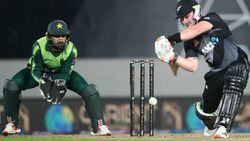 இப்படி எல்லாம் நடக்குமா? வித்தியாசமான காரணத்திற்காக நிறுத்தப்பட்ட டி 20 போட்டி.. பரபர சம்பவம்!