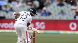 திரும்ப திரும்ப சொதப்பும் பிரித்வி ஷா... தொடர்ந்து 10வது போட்டி சொதப்பல்... ரசிகர்கள் கேள்வி