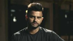 இரவு 2.30 மணி.. கைது செய்யப்பட்ட ரெய்னா.. முன்னணி நடிகை உட்பட 34 பேர்.. பரபர கிளப் ரெய்டு பின்னணி!