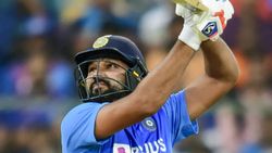 கெரியரே இதை நம்பித்தான்.. 24 மணி நேர கெடு.. ரோஹித் சர்மாவிற்கு பெரிய செக் வைத்த பிசிசிஐ.. பின்னணி!