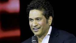 எச்சில் பயன்படுத்த தடை... பௌலர்களை எல்லாம் முடக்கி போட்டுருக்கு... சச்சின் ஆதங்கம்