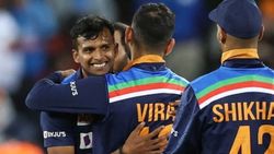 உடனே ஒட்டிக்கிட்டார்.. நடராஜனை விடாமல் ஊக்குவிக்கும் 4 பேர்.. யாருன்னு பார்த்தா அசந்து போயிடுவீங்க!