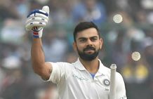 20 ரன்னுக்கு மேல அடிக்க மாட்டாங்க.. இவங்களையா டீமில் எடுத்தீங்க கோலி? பொங்கி எழுந்த ரசிகர்கள்!