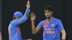 அதுதான் பிளானே.. தமிழக வீரர் ஒருவருக்கு அதீத முக்கியத்துவம் தரும் கோலி.. பின்னணியில் மாஸ் காரணம்