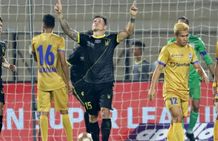 கடும் மோதல்.. ஒரு கோல் கூட அடிக்காத மும்பை சிட்டி - ஹைதராபாத்!