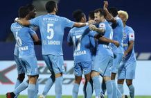 அந்த ஒரு நிமிடம்.. சொதப்பிய ஈஸ்ட் பெங்கால்.. காலி செய்த மும்பை சிட்டி!