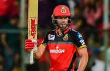 ஐபிஎல்லில் 100 கோடி ரூபாய் கிளப்பில் இணையும் முதல் வெளிநாட்டு வீரர்... ஏபி டீ வில்லியர்ஸ் சிறப்பு