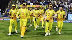 3 முக்கிய வீரர்கள்.. இதுதான் பிளான்.. நட்சத்திர ஆஸி. வீரருக்கு வலை வீசும் சிஎஸ்கே!