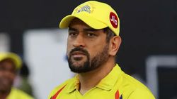 இவ்வளவு பேரை வைத்துக்கொண்டா இப்படி செய்தீர்கள்? தமிழக வீரர்களால் சிக்கலில் தோனி.. என்ன நடந்தது?