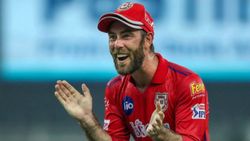 உங்களை எல்லாம் தெரியாம எடுத்துட்டோம்.. ஒரே வருடத்தில் வீரர்களை வீட்டுக்கு அனுப்பிய கும்ப்ளே!