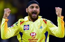 விடுவிக்கப்பட்டார் ஹர்பஜன்.. சிஎஸ்கேவில் அவுட்டாகும் முதல் 