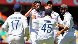 அடுத்தடுத்த ஓவர்கள்... அடுத்தடுத்த விக்கெட்டுகள்... வேறென்னங்க வேணும்... கலக்கல் நட்டு!