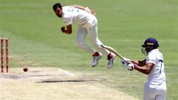 இமாலய வெற்றி... பாராட்டுக்களால் திக்குமுக்காடும் இந்திய வீரர்கள்... தமிழ் பிரபலங்கள் பாராட்டு!