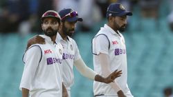 பொறுக்க முடியாது.. நேராக நடுவரிடம் முறையிட்ட ரஹானே.. உள்ளே குழுவாக வந்த செக்யூரிட்டி.. பரபரப்பு!