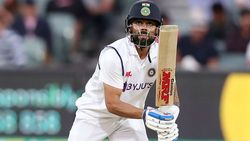 இனிமே இவரை டீமை விட்டு ஒதுக்க முடியாது.. என்ன செய்யப் போகிறார் கேப்டன் கோலி?