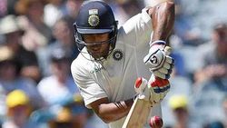 ஒரு இன்னிங்சில் ஆடினால் போதுமா.. பொறுப்பின்றி விக்கெட்டை இழக்கும் மூத்த வீரர்.. கோபத்தில் பிசிசிஐ!