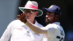 சிராஜ், சுந்தரை வார்த்தைகளால் தாக்கிய ஆஸ்திரேலிய ரசிகர்கள்... தொடரும் அராஜகம்!