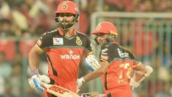 லிஸ்டால் செம கோபம்.. கோலியை கடுமையாக சீண்டிய பர்தீவ் பட்டேல்.. கடைசியில் பார்த்தா இப்படி ஆகிடுச்சு!