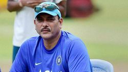 கோலியா? பண்ட்-ஆ? ரவிசாஸ்திரி போட்ட சூசக ட்வீட்.. குழப்பத்தில் ஆழ்ந்த ரசிகர்கள்!