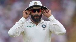 இனி 6 வாரங்களுக்கு ஆட முடியாது.. வலியில் துடித்த ஜடேஜா.. வேகமாக விரைந்த கார்.. ஷாக்கிங் சம்பவம்!