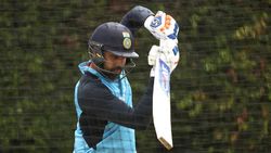 ஹிட்மேன் விளையாடறது பெத்த சந்தோஷம்... டாப் ஆர்டர்ல அவர் விளையாட இருக்காரு.. கேப்டன் அறிவிப்பு!