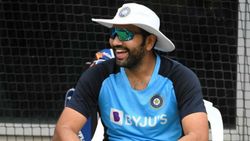 கட்டிப்பிடித்த ரசிகர்.. ரோஹித் உட்பட 5 வீரர்களை தனி அறையில் அடைத்த ஆஸி.. ஷாக் சம்பவம் - பின்னணி