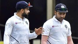 காத்திருக்கும் கசப்பான நிமிடங்கள்.. எதிர் எதிரே வரும் 2 துருவங்கள்.. சென்னையில் என்ன நடக்குமோ!?