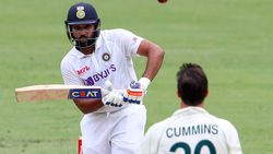 அடுத்தடுத்து விக்கெட்.. இந்திய அணியின் டாப் ஆர்டரை சரித்த ஆஸி. பவுலர்கள்.. திணறும் பேட்ஸ்மேன்கள்!