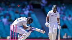 ஜடேஜா, பண்ட், விஹாரி.. மொத்த டீமும் ஹாஸ்பிட்டலில்.. ஆனாலும் விடாமல் போராடும் வீரர்கள்.. ஷாக்கிங்!