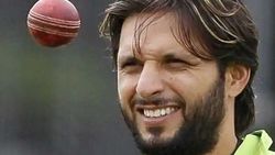 ராகுல் டிராவிட்டை பார்த்து கத்துக்கங்க... முன்னாள் பாகிஸ்தான் வீரர்களுக்கு அப்ரிடி வேண்டுகோள்