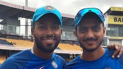 பிளேயிங் லெவனில் பாண்ட்யாவா? அக்சர் படேலா? சார்... இதுக்கு ரஹானேவின் ஷாக் ரியாக்ஷனை பாருங்க!