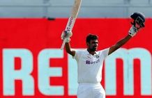 முதல் இன்னிங்ஸ்ல அதிக விக்கெட்... 2வது இன்னிங்ஸ்ல அதிக ரன்கள்... இங்கிலாந்தை திணறடித்த அஸ்வின்!