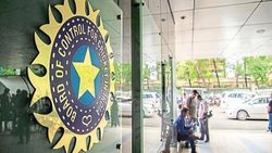 எல்லா பக்கமும் அழுத்தம்.. மொத்தமாக மாற்றப்படும் பிட்ச்.. பிசிசிஐ முடிவு.. இந்தியாவிற்கு சிக்கல்?