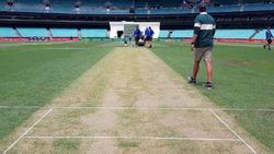 என்ன பிட்ச் இது.. சேப்பாக்கம் பிட்சை உருவாக்கிய திருப்பூர்காரர்.. கோபத்தில் பிசிசிஐ.. காரணம் கோலி!