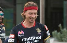 உங்கள் வேலைய மட்டும் பாத்தா போதும்அப்றம் மனுஷனா இருக்க மாட்டேன் வர்ணனையாளரிடம் டேல் ஸ்டெயின் காட்டம்