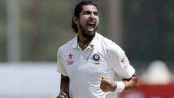 300வது டெஸ்ட் விக்கெட்.. 3வது ஃபாஸ்ட் பவுலர் - இஷாந்த் அதகளம்