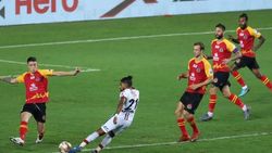 ஐஎஸ்எல் ப்ளே-ஆப் தேதிகள் அறிவிச்சாச்சு... மார்ச் 13ம் தேதி இறுதிப்போட்டி... படோர்டாவில நடக்குது!